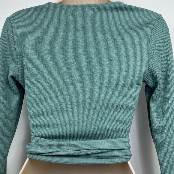 Urban Outfitters sage green long sleeve wrap crop top EUC size small - Picture 7 of 11